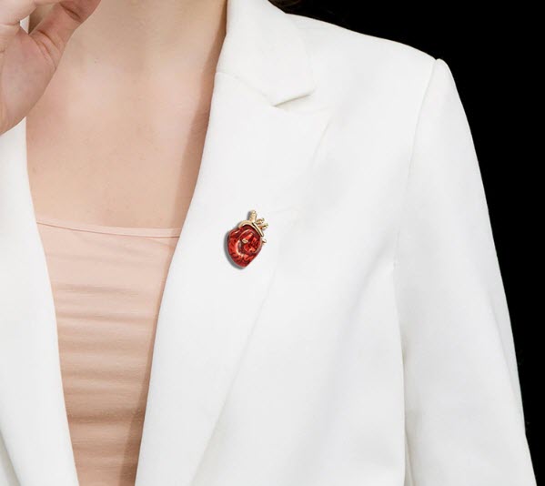 گردنبند و گل سینه قلب 2 گردنبند و گل سینه قلب - Image 2