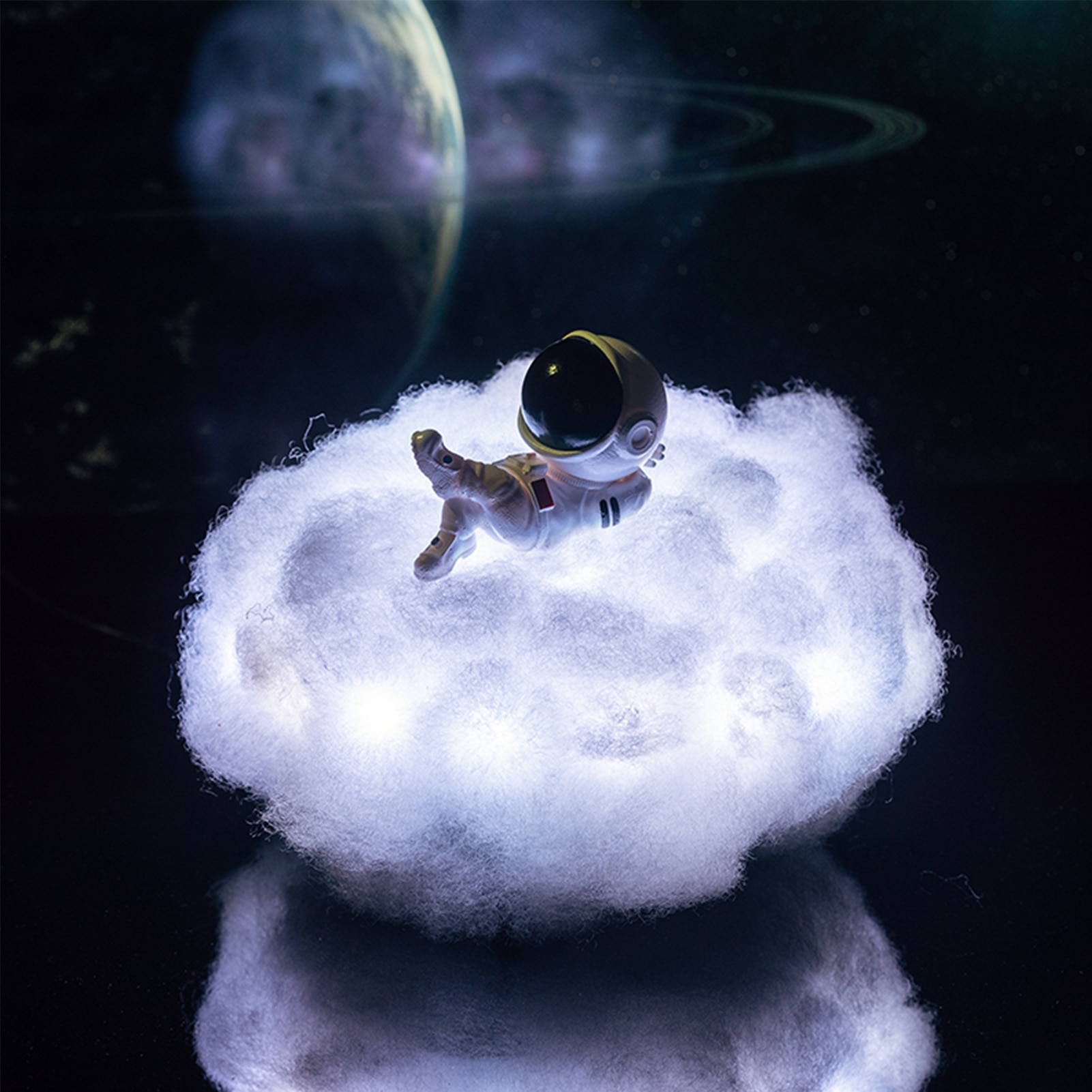 لامپ دکوری ال ای دی آسترونات LED Colorful Clouds Astronaut Lamp 5 لامپ دکوری ال ای دی آسترونات LED Colorful Clouds Astronaut Lamp - Image 5
