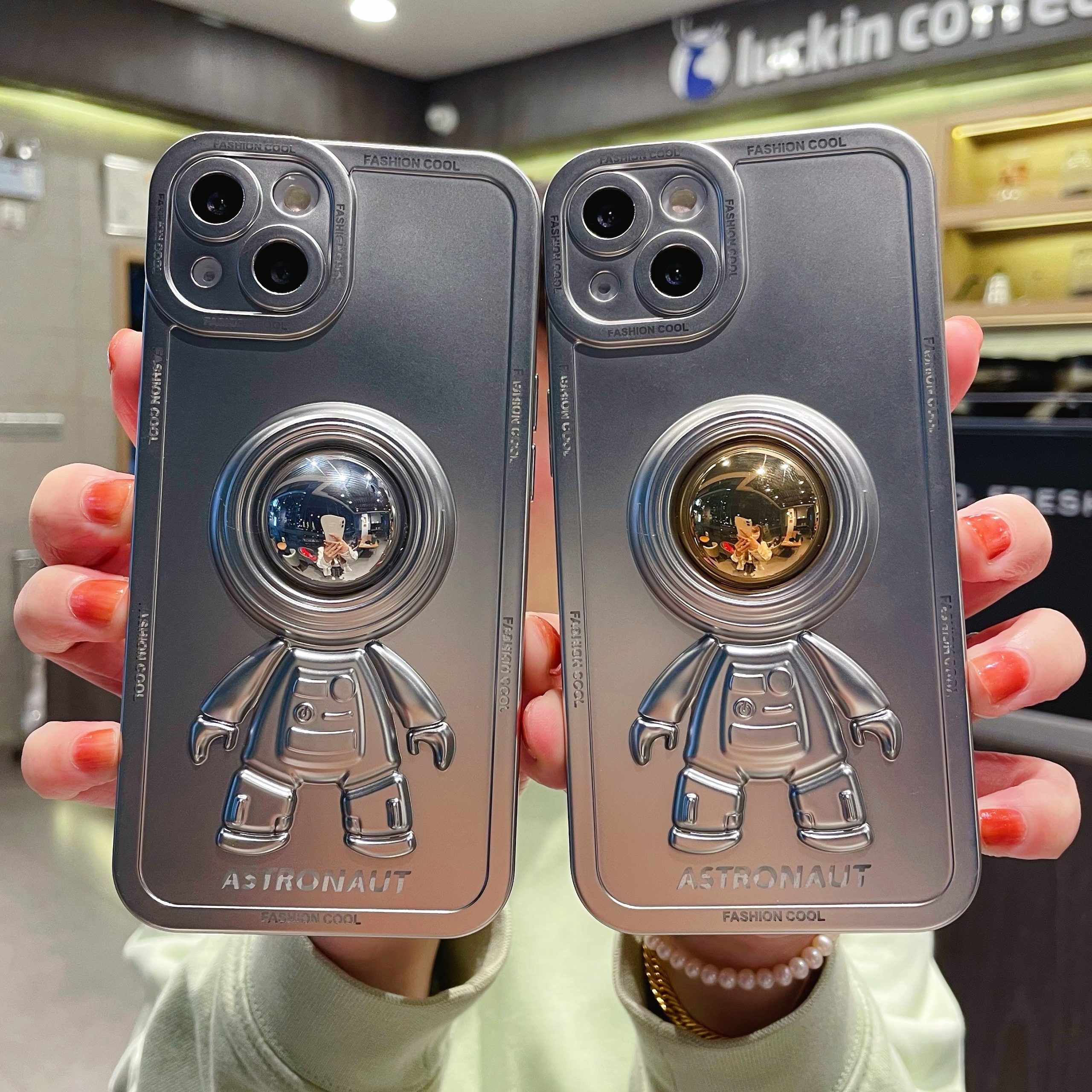 قاب آیفون آسترونات سه بعدی 1 قاب آیفون آسترونات سه بعدی