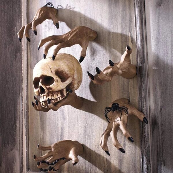 دکور دیواری دست اهریمن