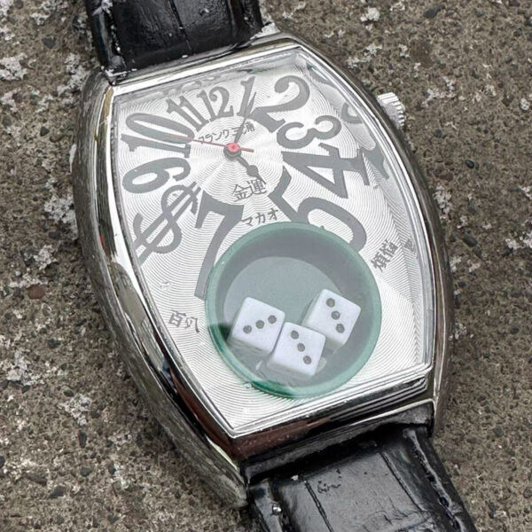 ساعت کیوسک تاس دار