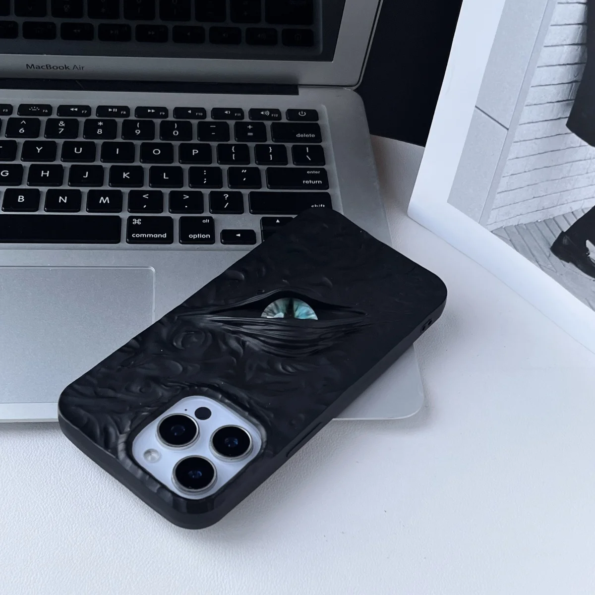 قاب آیفون سه بعدی طرح برجسته Devil Eye 29 kf S0078b9b0ffe44bcb94f7648c3ed4a3ef7