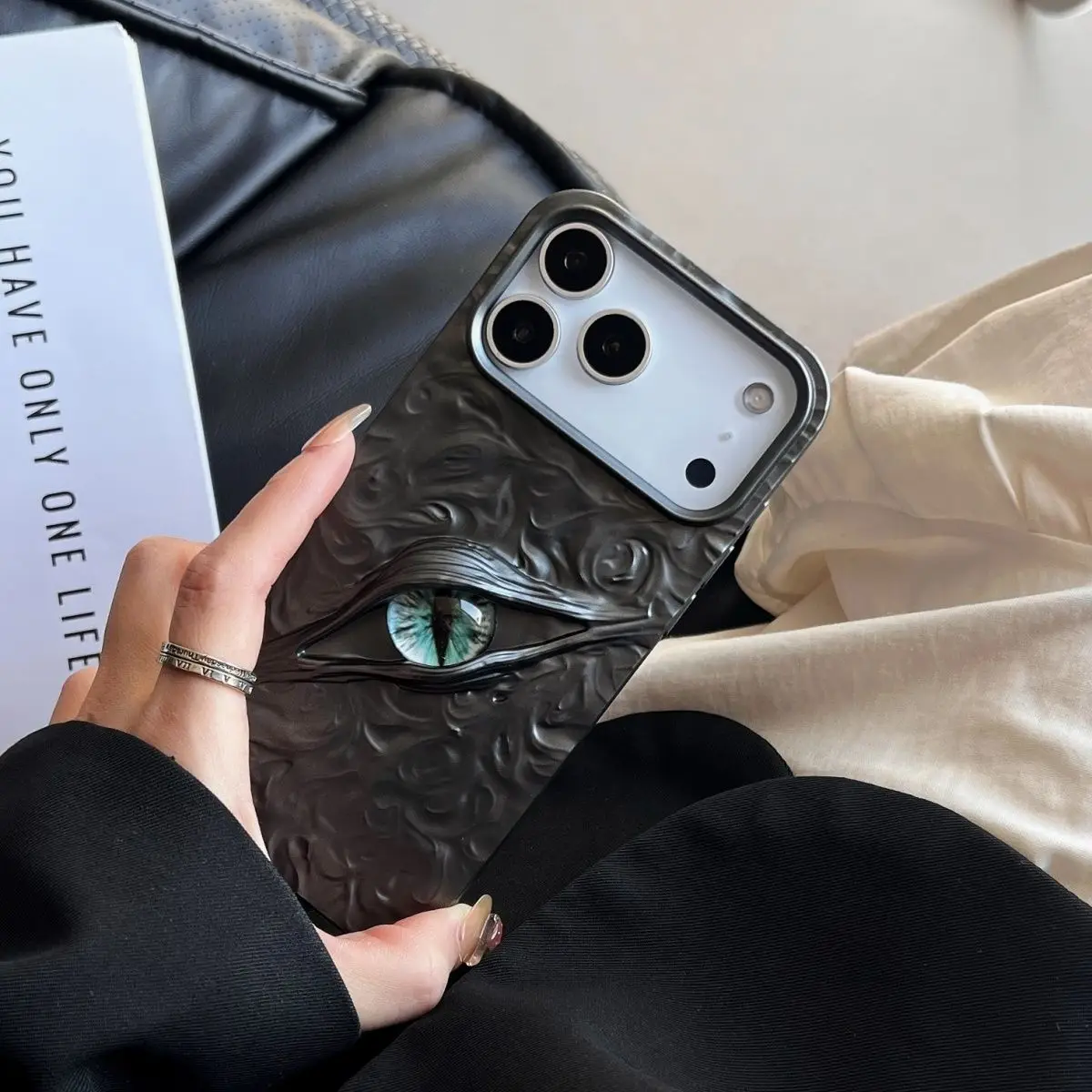 قاب آیفون سه بعدی طرح برجسته Devil Eye 15 kf S0859aae9e58942dda4aaa39d3710b877z