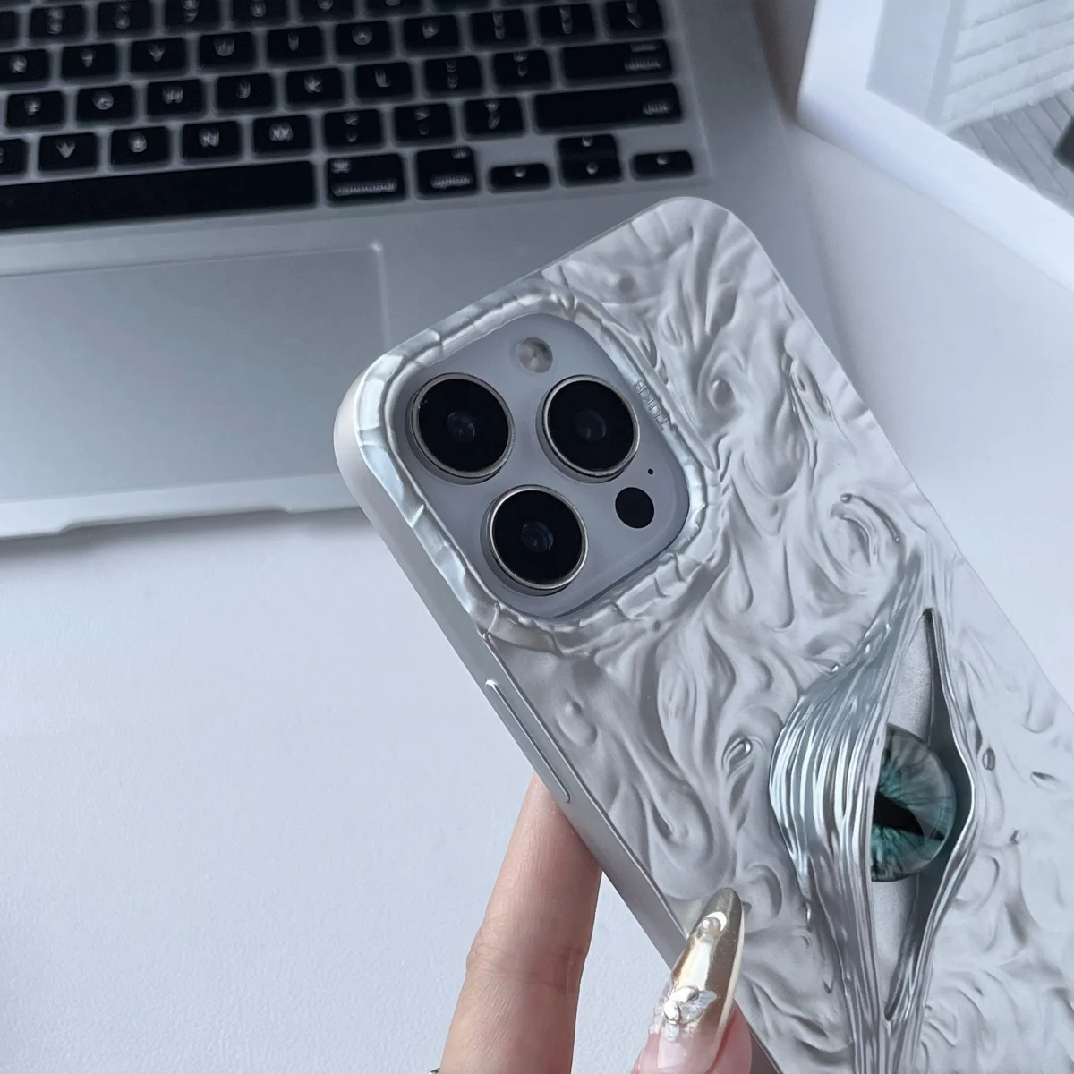 قاب آیفون سه بعدی طرح برجسته Devil Eye 20 kf S133b8f6693784fa89b7d477e7e57cd6cg