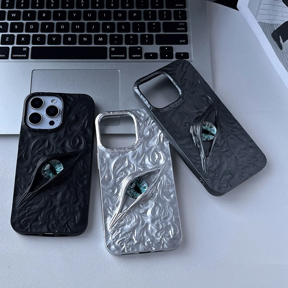 قاب آیفون سه بعدی طرح برجسته Devil Eye 18 kf S8d1205305f2b477db968ff76c65bd7254