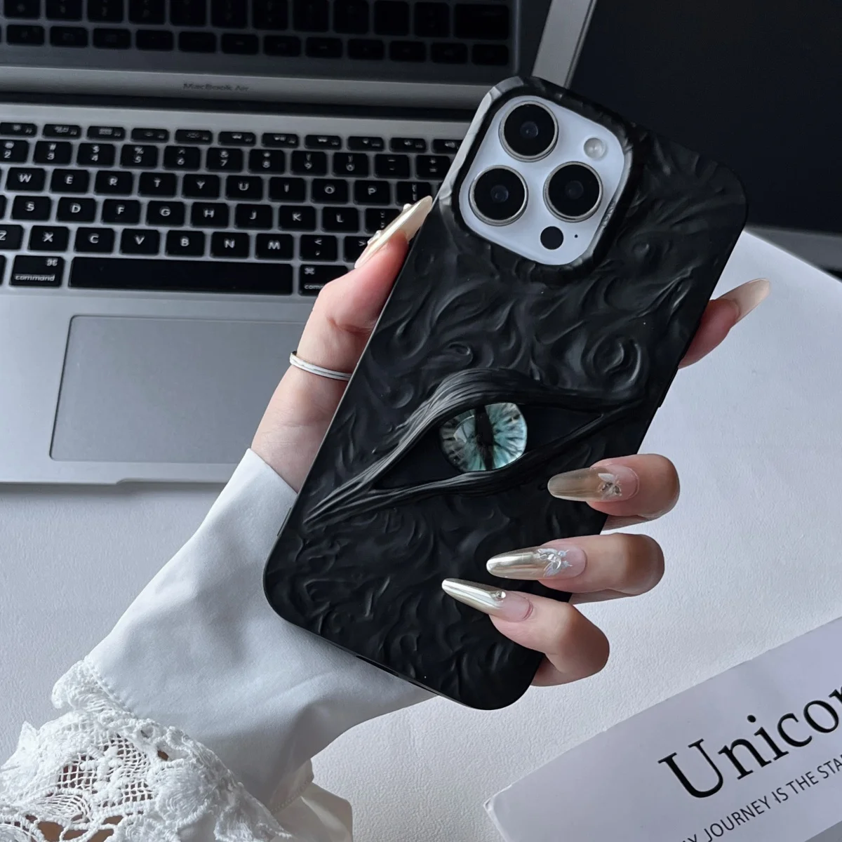 قاب آیفون سه بعدی طرح برجسته Devil Eye 25 kf Sc3b0b3ef1cec4999b5941da860d7262eh