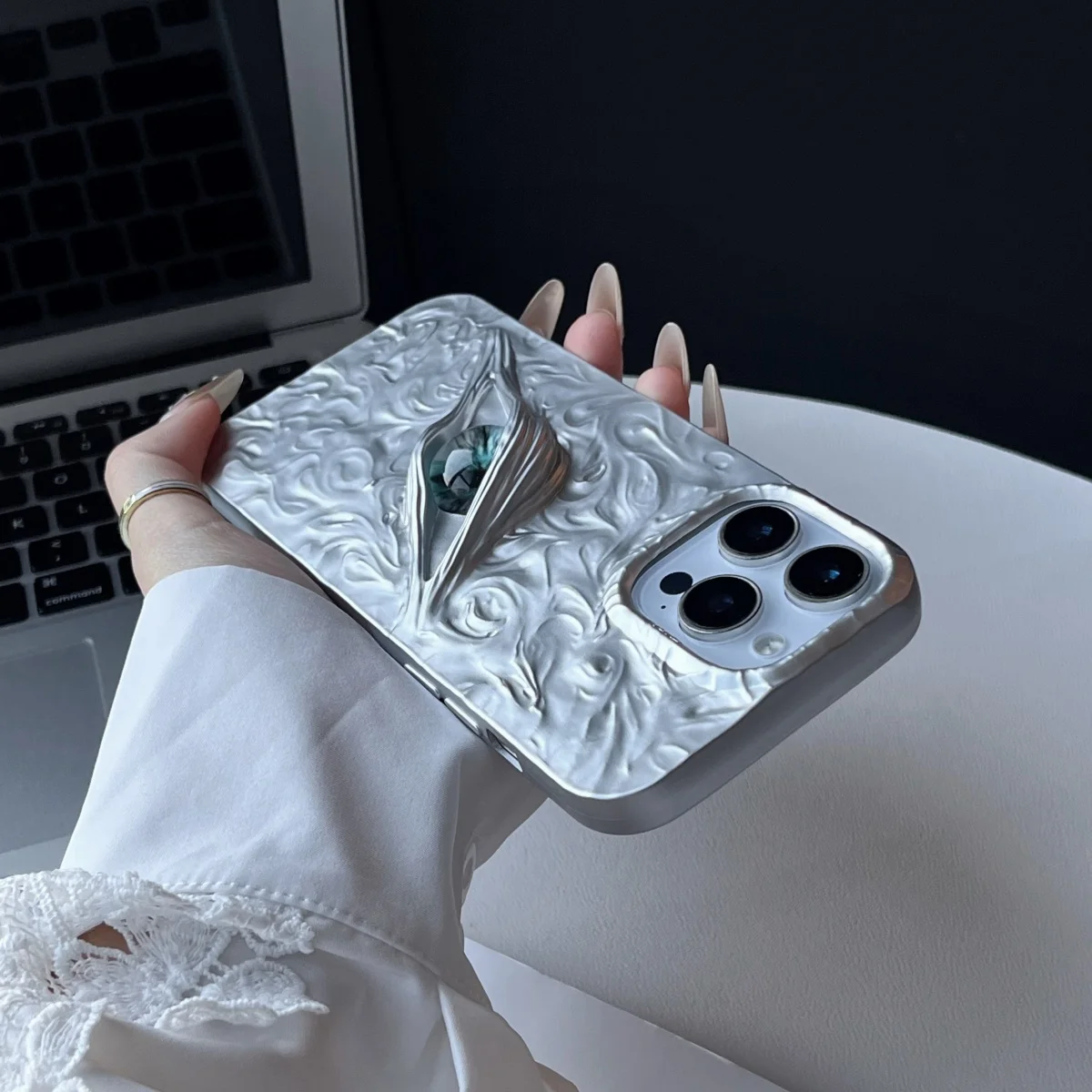 قاب آیفون سه بعدی طرح برجسته Devil Eye 28 kf Sf7cac88dd0fd4cfaa8ba0f1230f690fb0