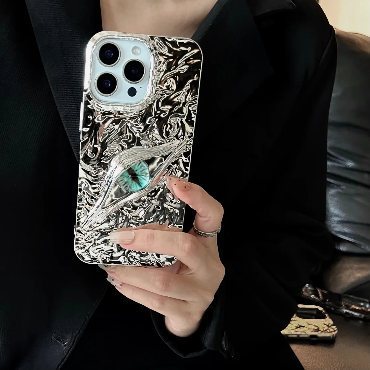 قاب آیفون سه بعدی طرح برجسته Devil Eye 44 kf Sfaf27f92cf7a4498ad93e954be27793cq