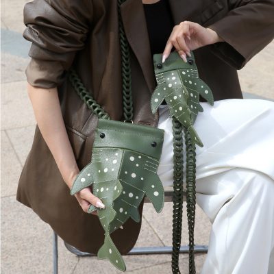 کیف دوشی دستساز چرم طبیعی طرح کوسه 15 IMG 0034