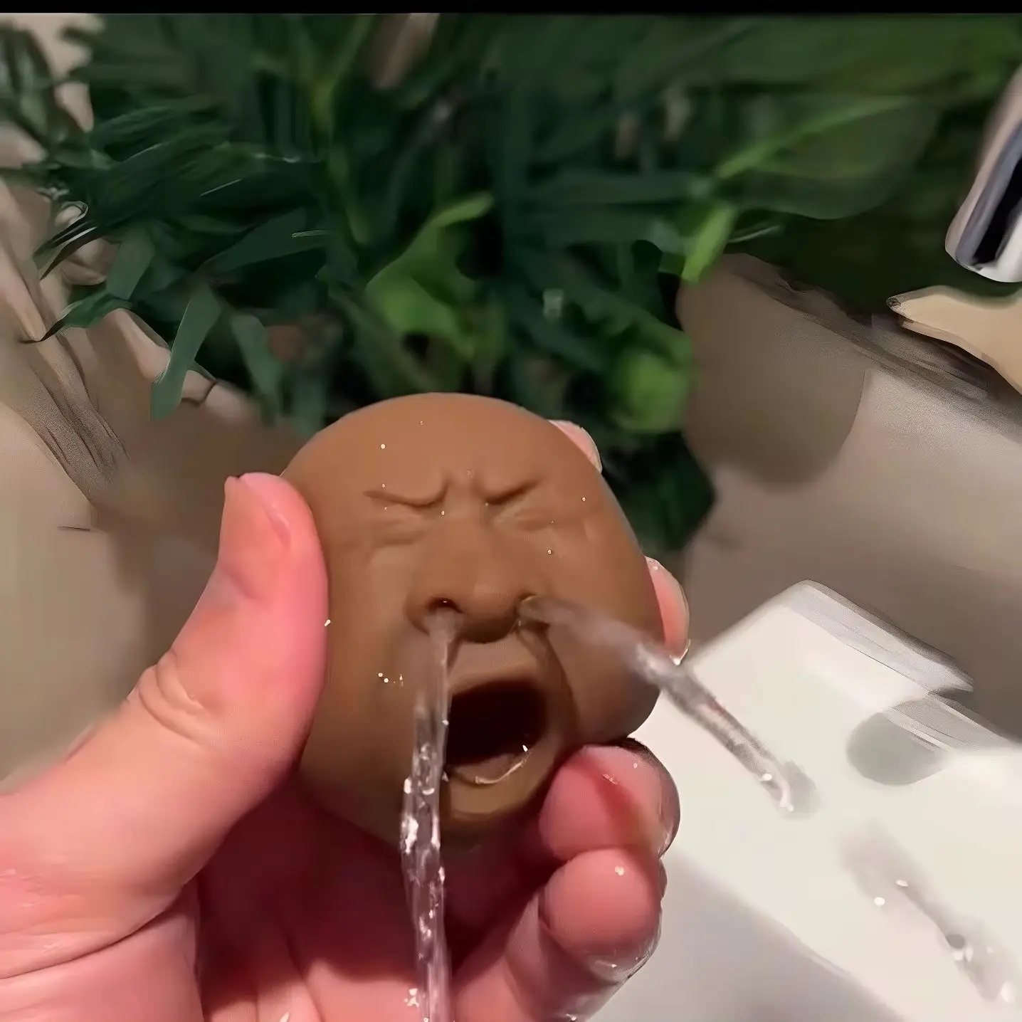 اسباب بازی شوخی صورت آبپاش مدل بینی آبپاش 1 اسباب بازی شوخی صورت آبپاش مدل بینی آبپاش